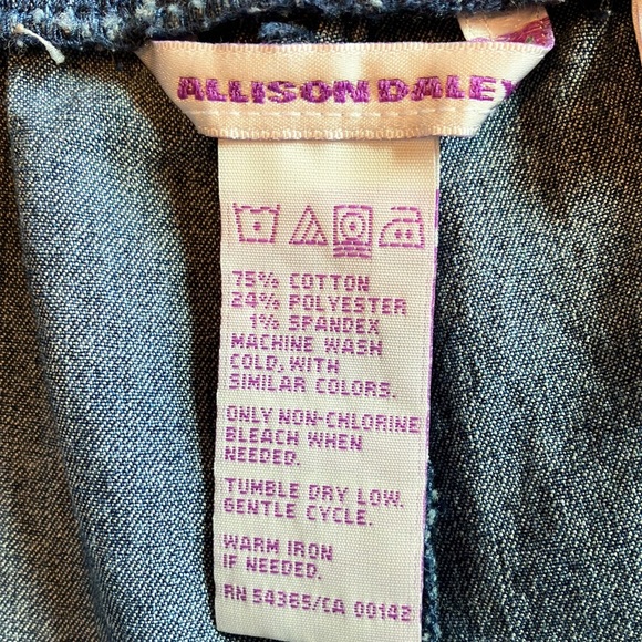 Beautiful tailored medium stonewashed jean capris by Allison Daley, size 14 - Picture 13 of 16